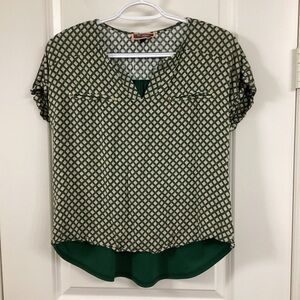50th Street Chic Green Patterned Blouse in Petite Medium